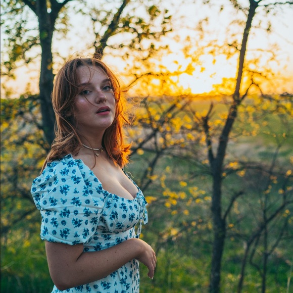 Meet your Posher, Shelbi - Picture 1 of 1